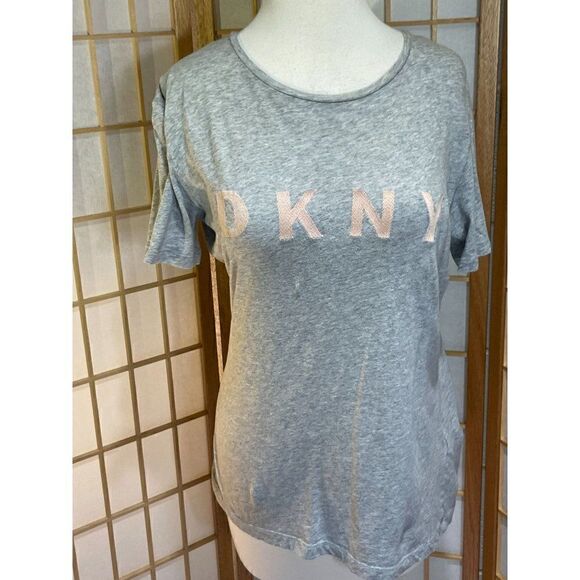 DKNY Sm Embroidered Logo Tee - Picture 10 of 12